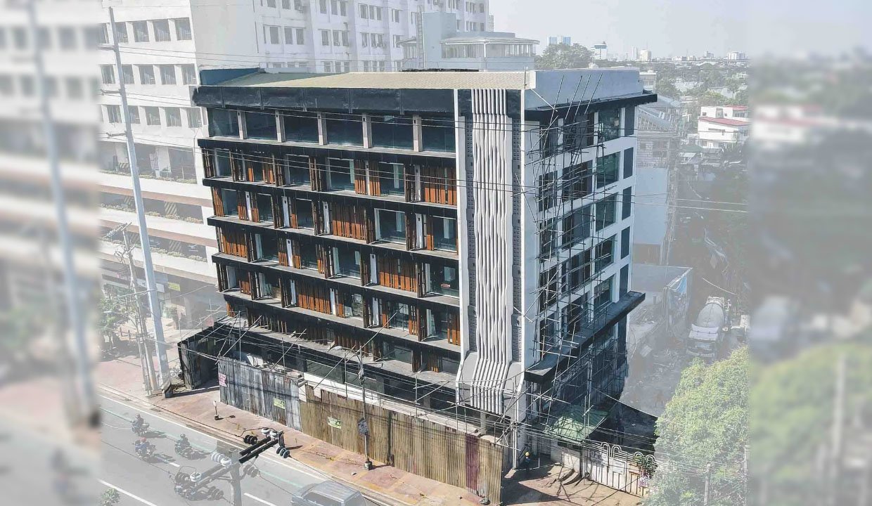 Tomas Morato Commercial Building