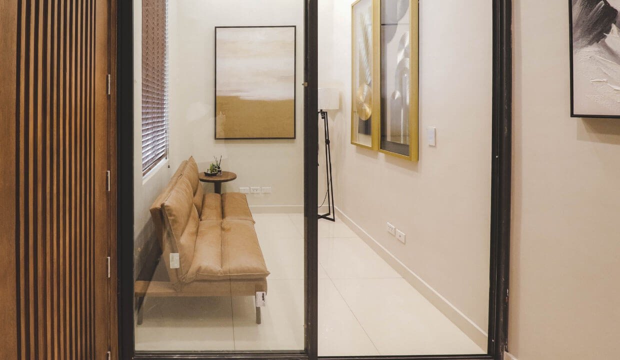 Townhouse for Sale in E. Rodriguez Quezon City 005