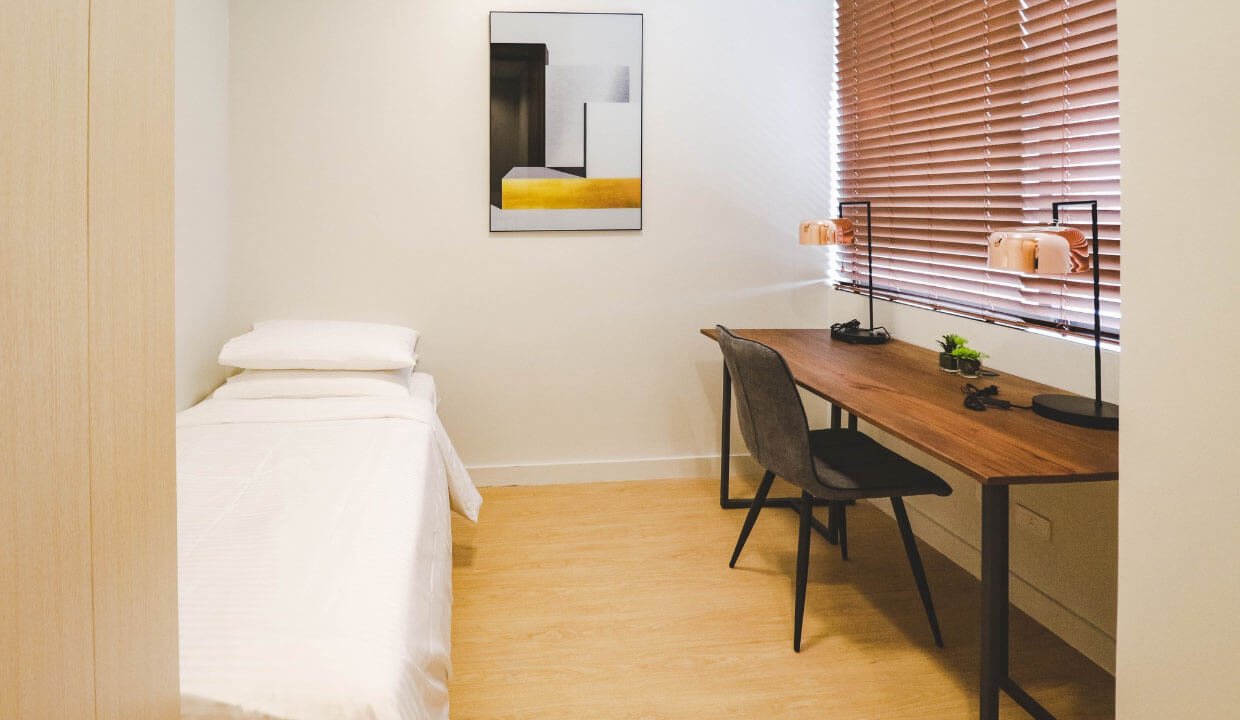 Townhouse for Sale in E. Rodriguez Quezon City 016