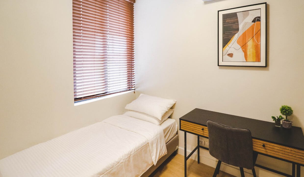 Townhouse for Sale in E. Rodriguez Quezon City 017